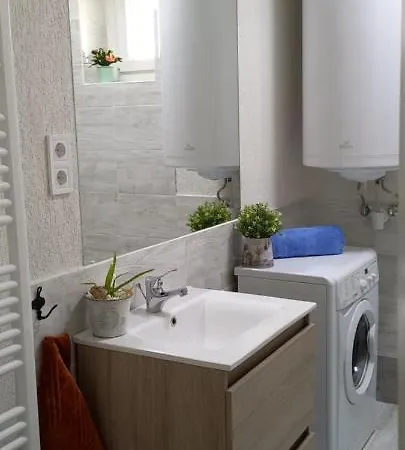 Apartment A Bringas *