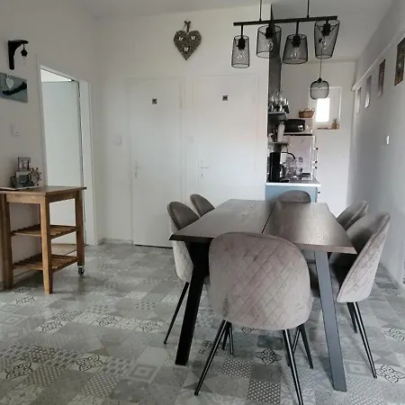 Apartment A Bringas